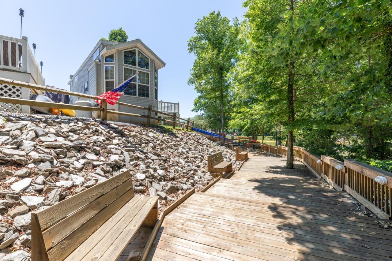 Halesford Harbour Resort - Smith Mountain Lake Moneta Exterior photo