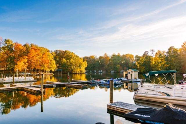 Halesford Harbour Resort - Smith Mountain Lake Moneta Exterior photo