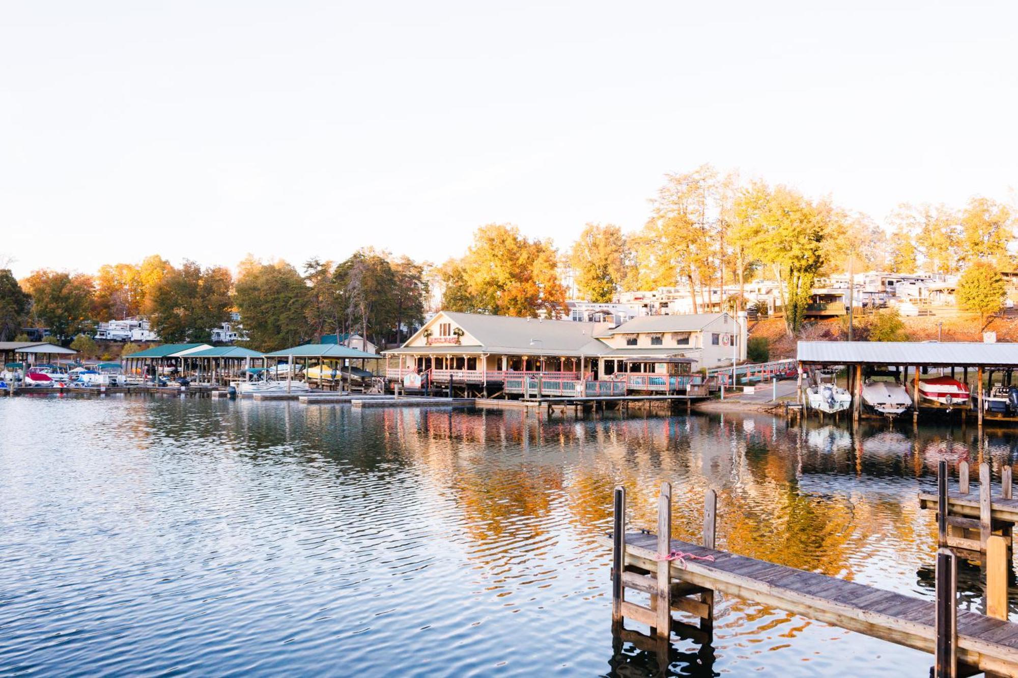 Halesford Harbour Resort - Smith Mountain Lake Moneta Exterior photo